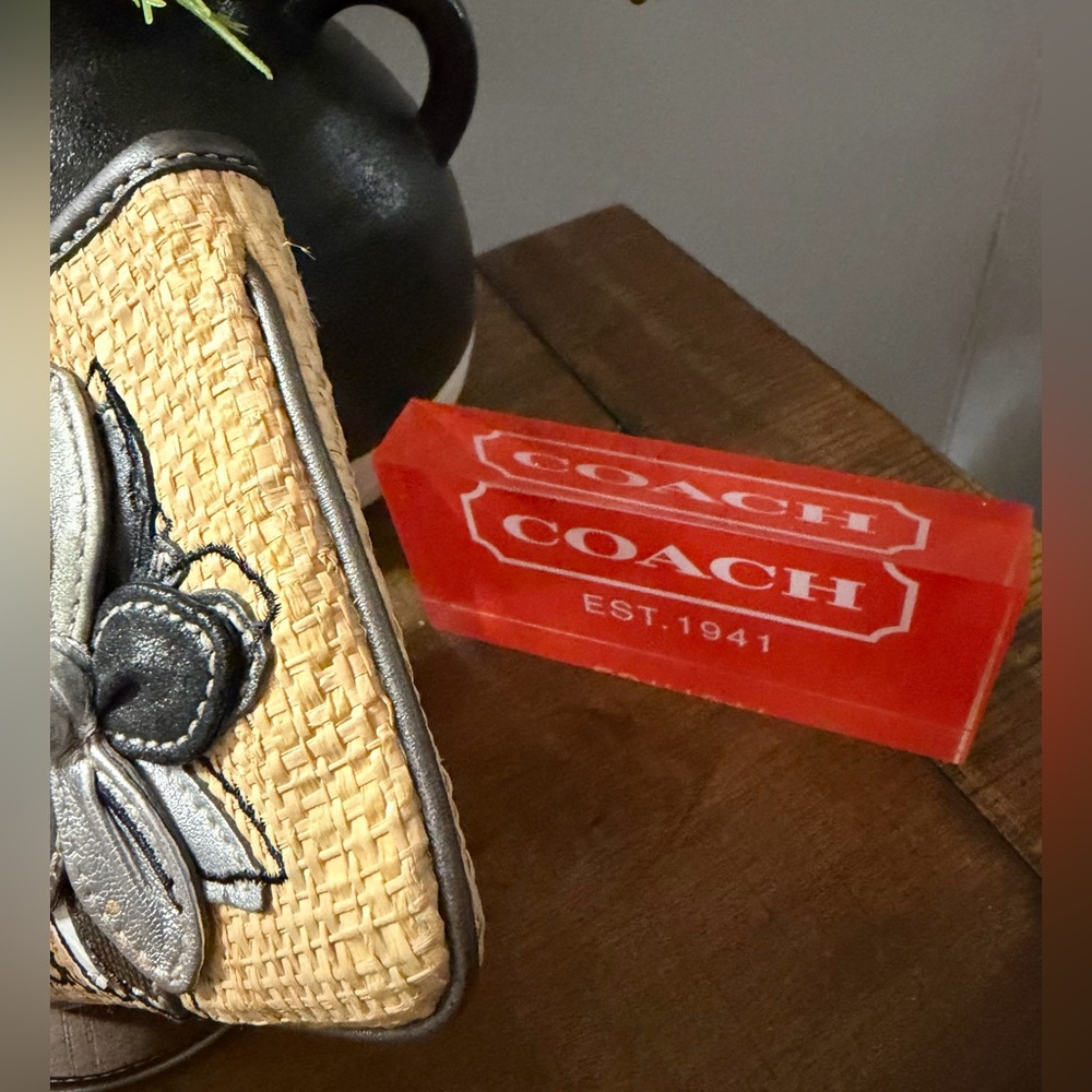 Coach Y2K Hampton 10th Anniversary Straw Wristlet - Picture 5 of 9